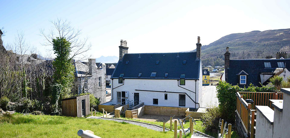 Somerled House Suites Portree accommodation contains a private entrance with parking