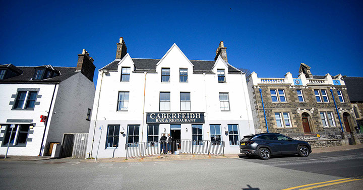Our self catering apartment accommodation in Portree on the Isle of Skye offers private parking for guests