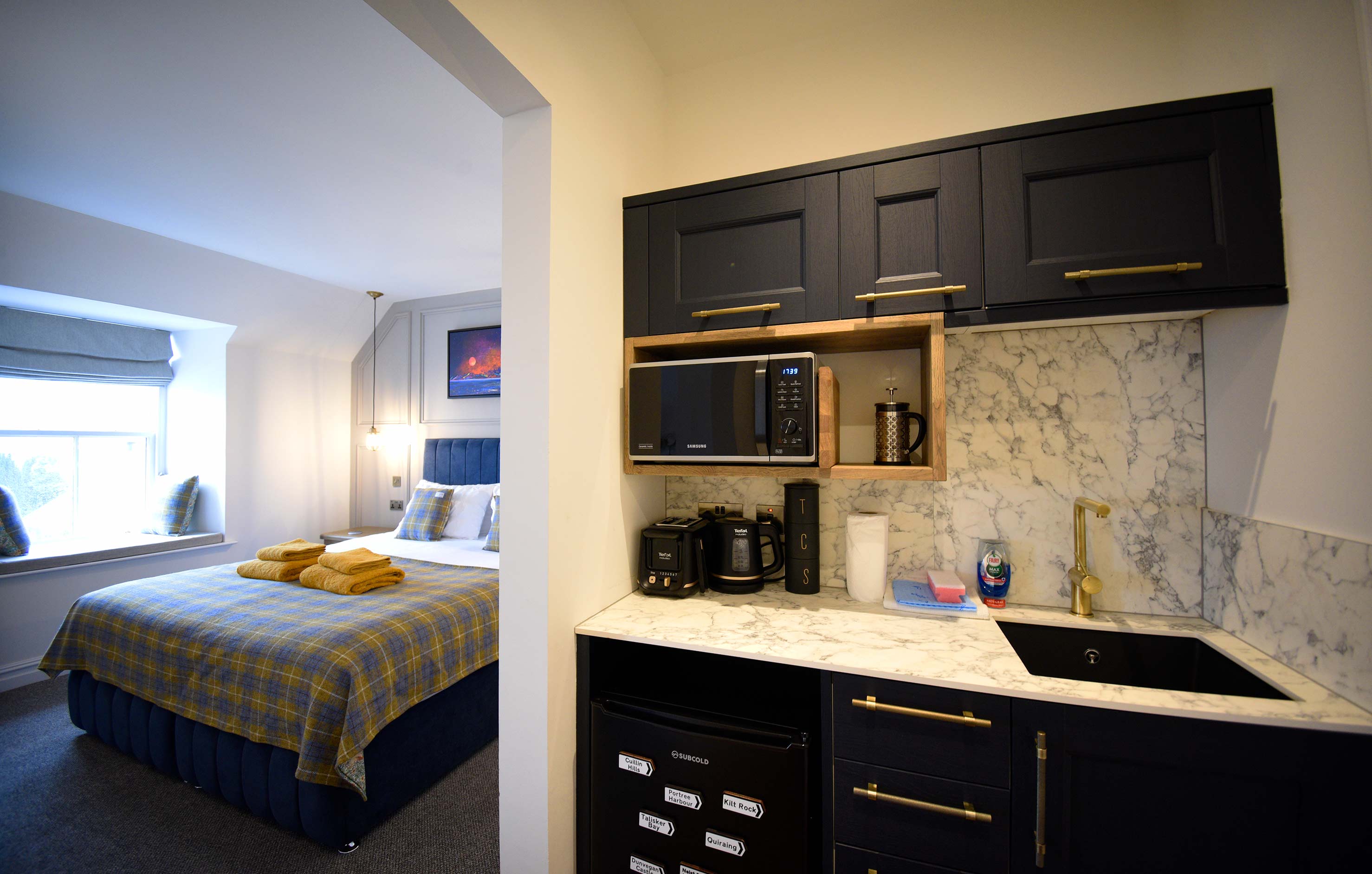 Taransay House Luxury Bed and breakfast contains a spacious restaurant with fresh seafood and great Scottish Cuisine