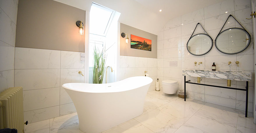 Our self catering apartment accommodation suites in Portree feature luxury bathrooms with both a bath and shower