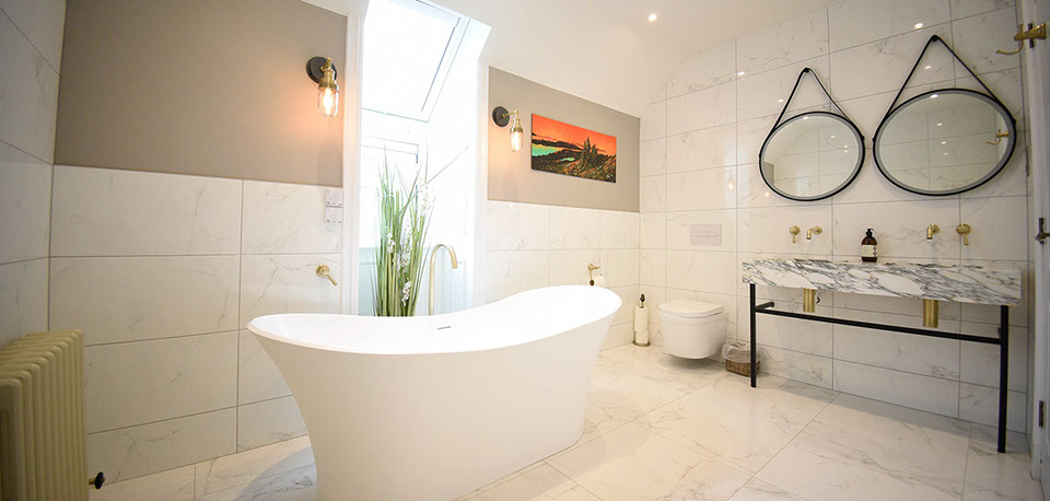 Somerled House Suites contain luxury bathrooms with bath and shower at our Portree self catering accommodation